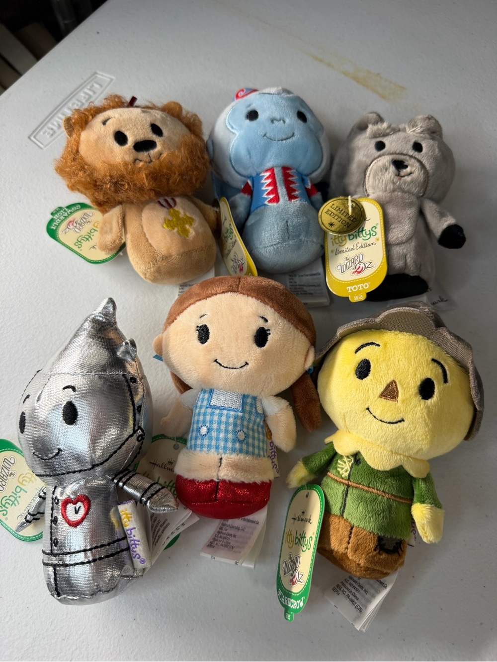Hallmark Itty Bittys The Wizard of Oz Plush Collection – 6-Piece Set